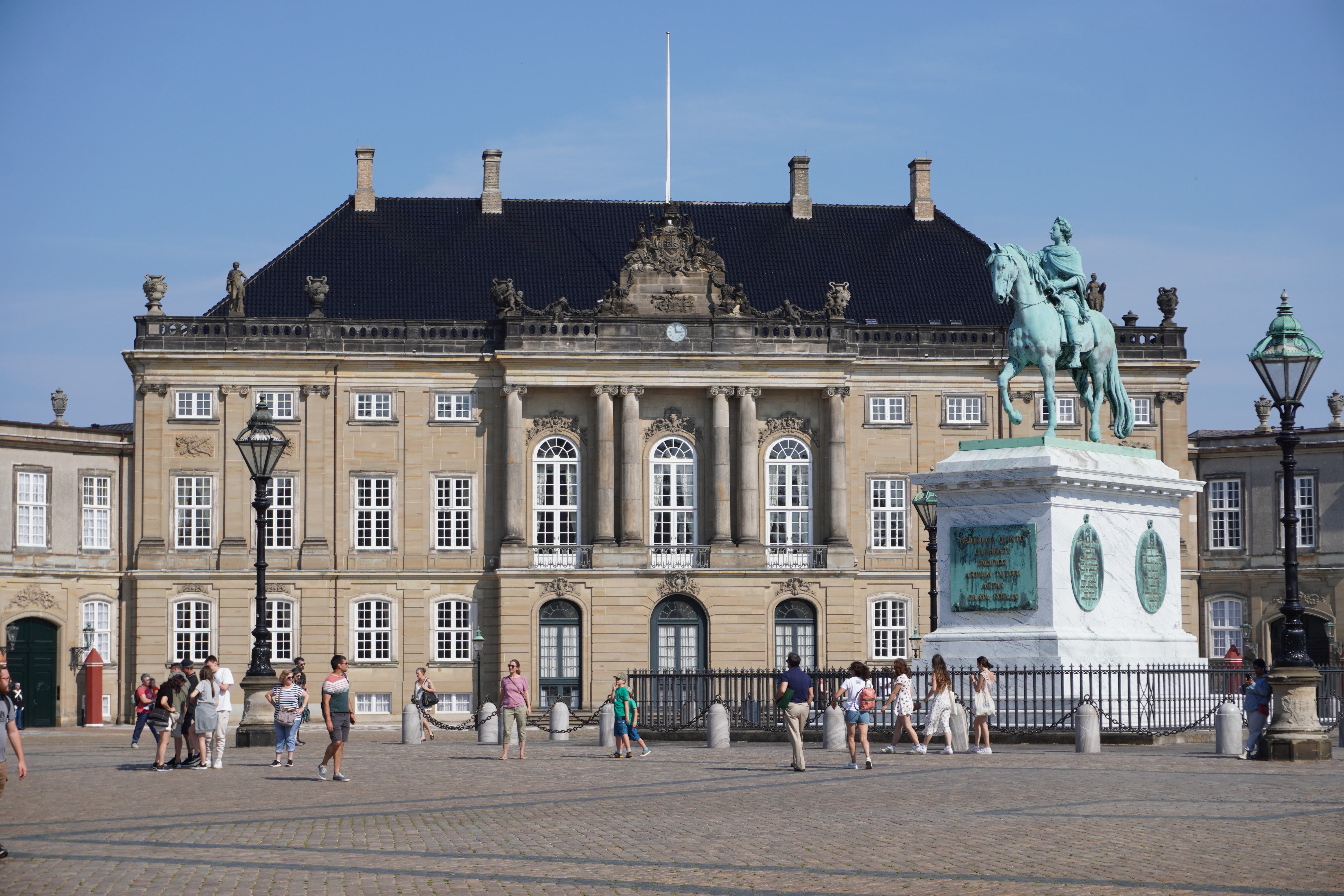 Amalienborg slotsplads og rytterstatuen