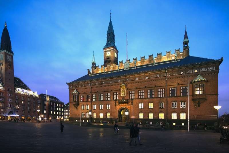 Københavns Rådhus set fra Rådhuspladsen